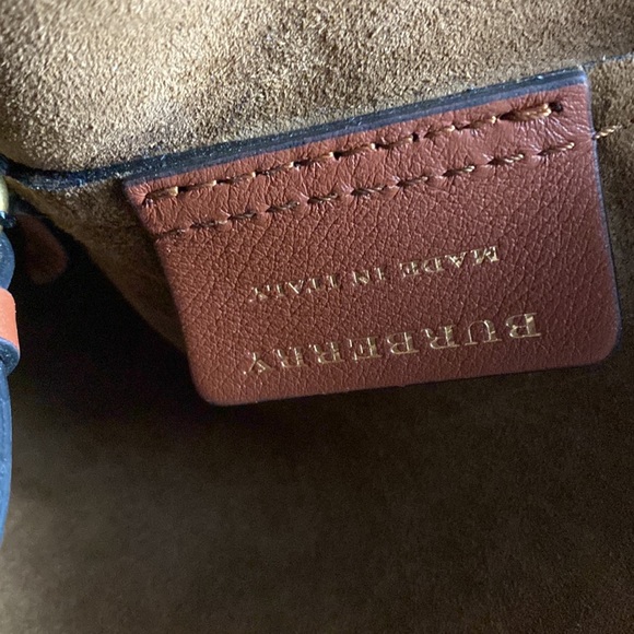 Authentic BNWT Burberry Unisex Leather Messenger - Picture 8 of 12